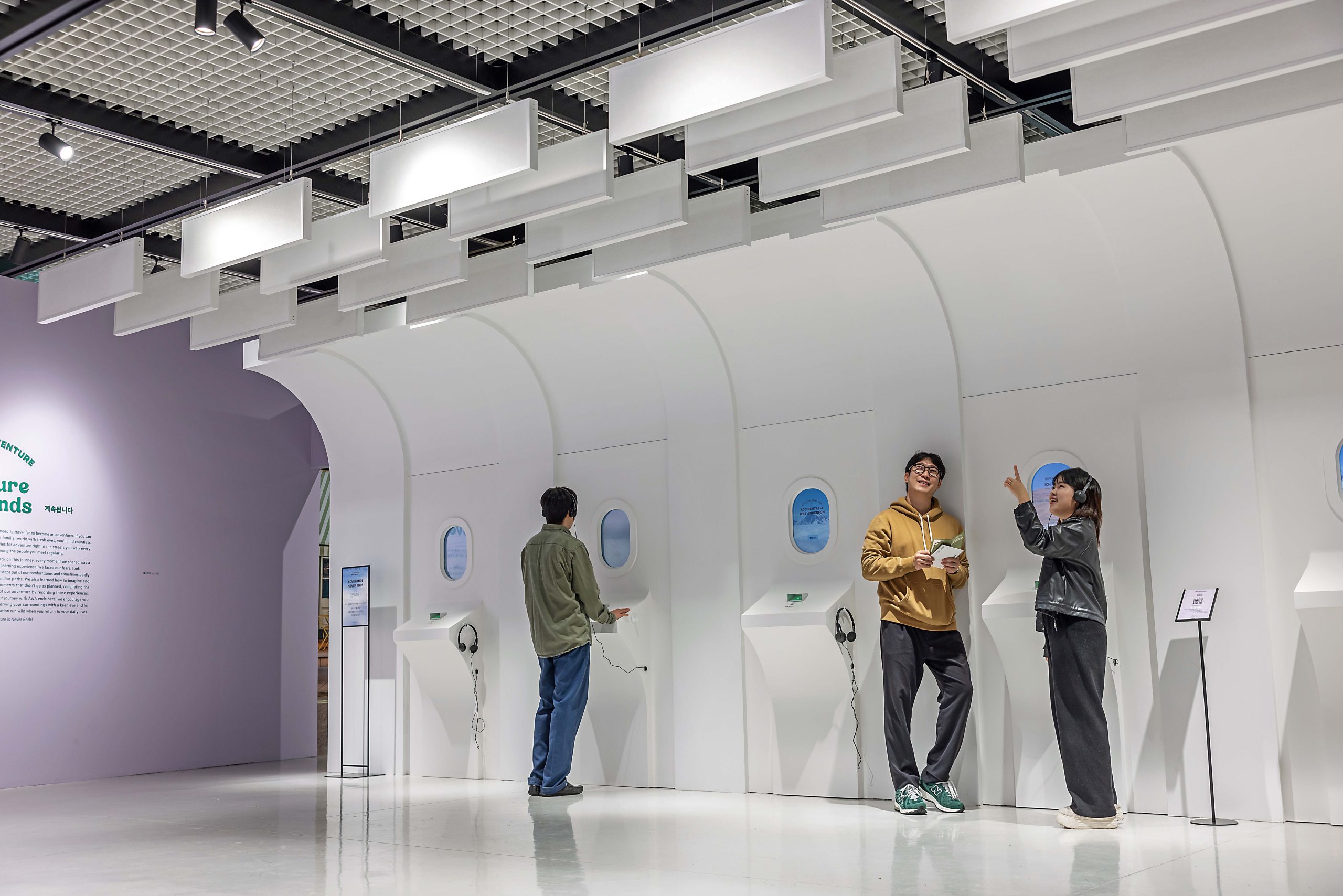 Read more about the article KCC, ‘우연히 웨스 앤더슨 2’ 전시회에 색채, 공간 예술을 더하다